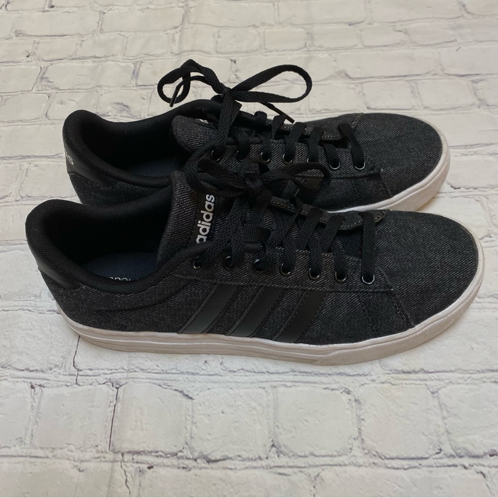 Adidas Sneakers